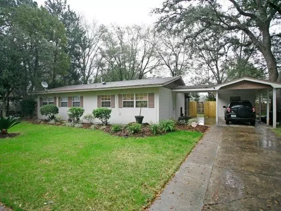Charming 3 Bedroom, 2 Bath Home In Tranquil Carol Estates! Apartment for rent in Gainesville, FL Charming 3 Bedroom, 2 Bath Home In Tranquil Carol Estates! Apartment for rent in Gainesville, FL