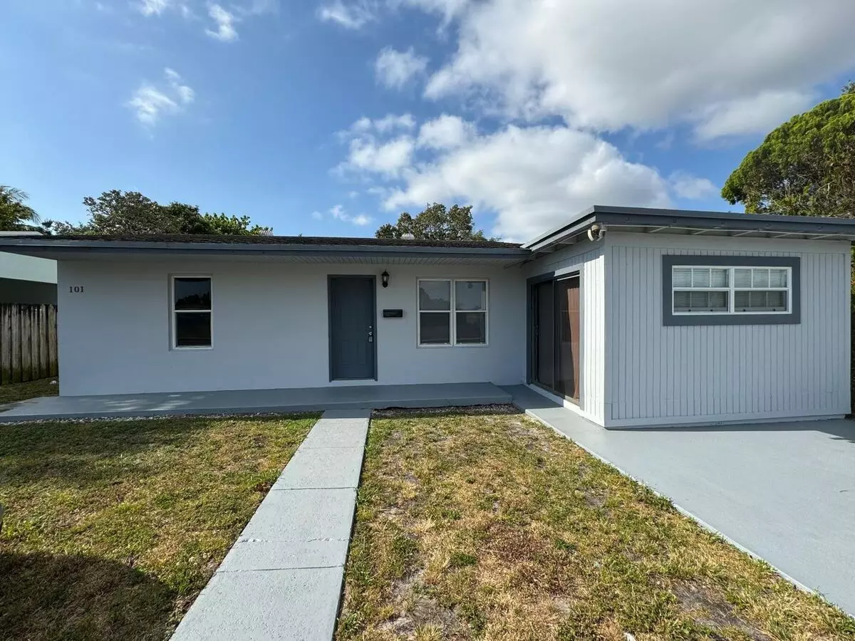 Spacious 4br Home | Private Yard | Great Location – Hallandale Beach House for rent in Hallandale Beach, FL