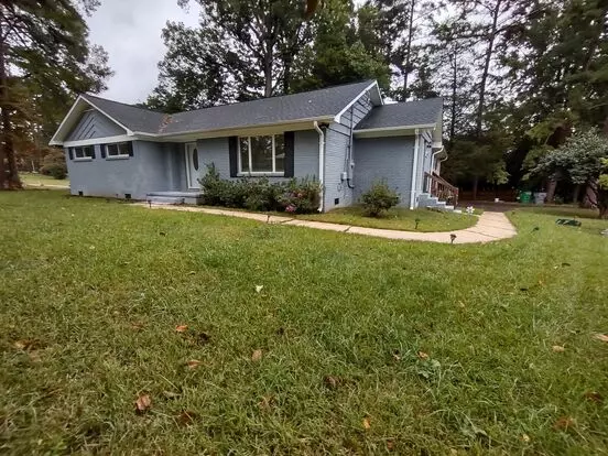 Pristine, Move In Ready Ranch Style Home Located In The Town Park Subdivision! Apartment for rent in Charlotte, NC
