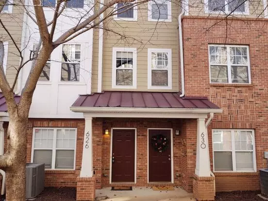 Pristine, Move In Ready Townhome Located In Elizabeth Court! Apartment for rent in Charlotte, NC Pristine, Move In Ready Townhome Located In Elizabeth Court! Apartment for rent in Charlotte, NC