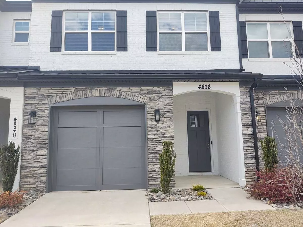 Move-in Ready Townhome Located In Blanchard At Carmel! House for rent in Charlotte, NC