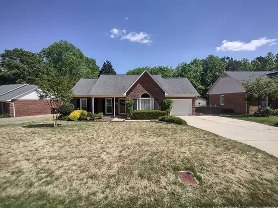 Beautiful Brick Ranch Located In Cinnamon Hill Community! Apartment for rent in Concord, NC