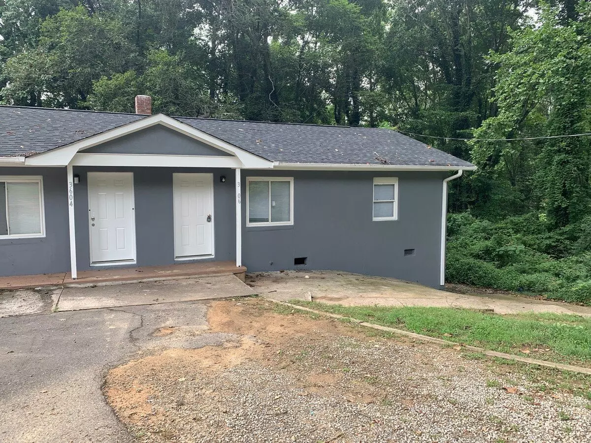 Move-in Ready 1 Story Duplex Located In The Greenwood Park Subdivision! House for rent in Charlotte, NC