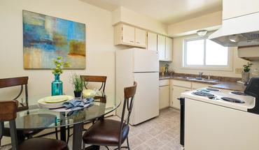 5 of 24 Carriage Green Apartment for rent in Kalamazoo, MI