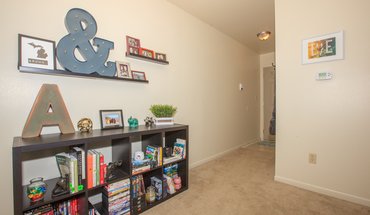 2 of 24 Carriage Green Apartment for rent in Kalamazoo, MI