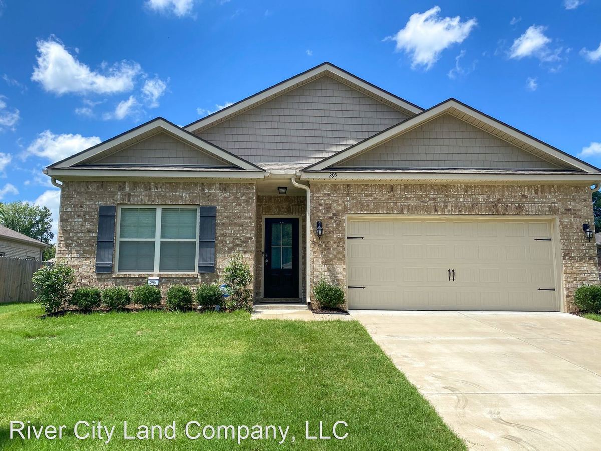 295 Vivian Way Millington, TN House for Rent