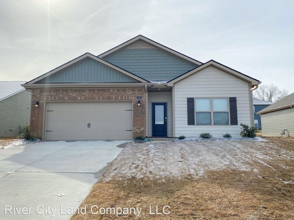 135 Driftwood Dr Oakland, TN House for Rent Rentable
