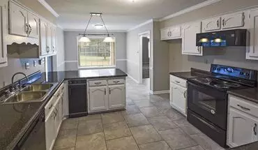 3 of 18 5055 Waters Edge Cv House for rent in Memphis, TN