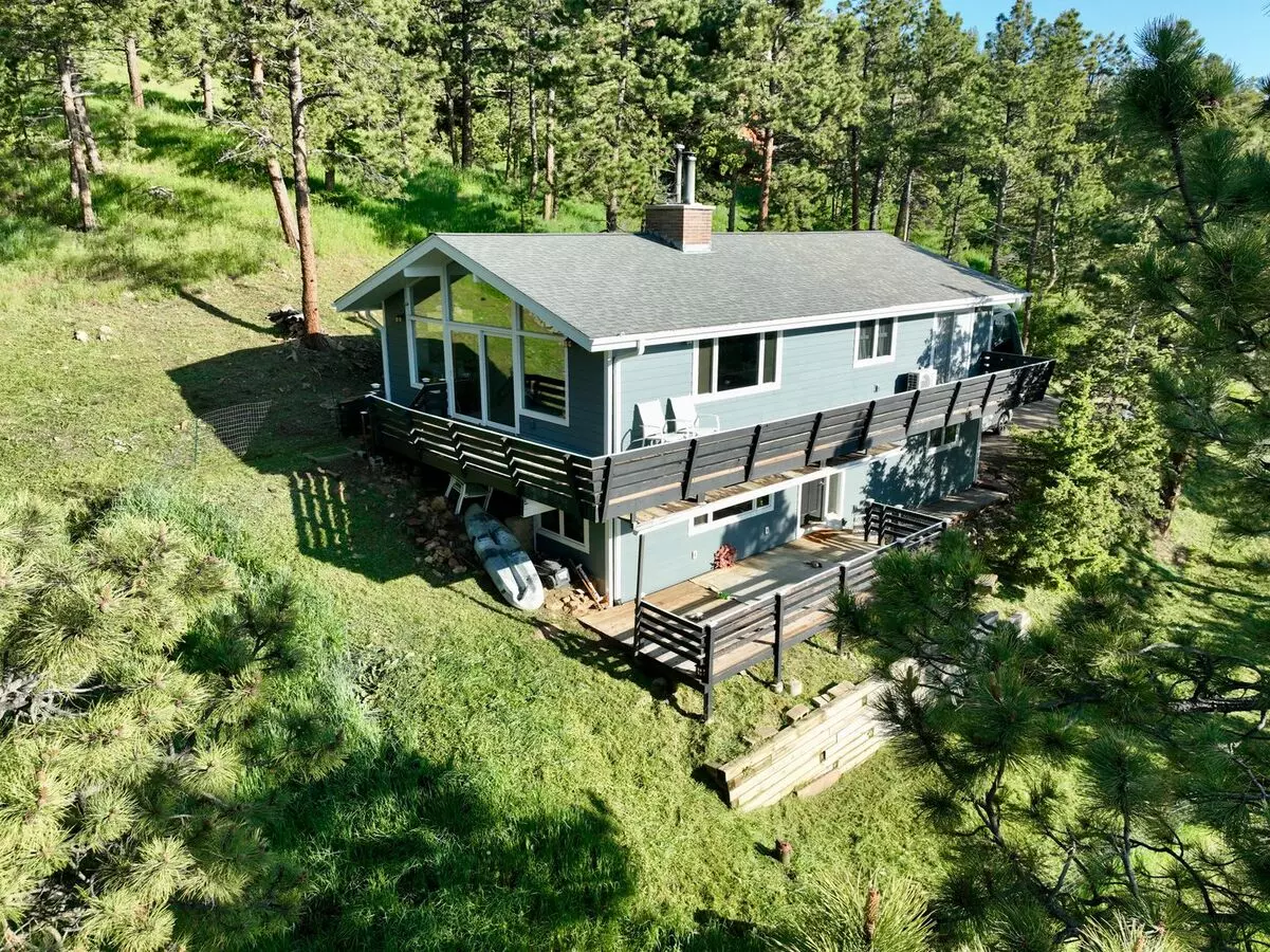 Remodeled Custom Mountain Home. Space, Privacy, Natural Beauty, Views! House for rent in Boulder, CO