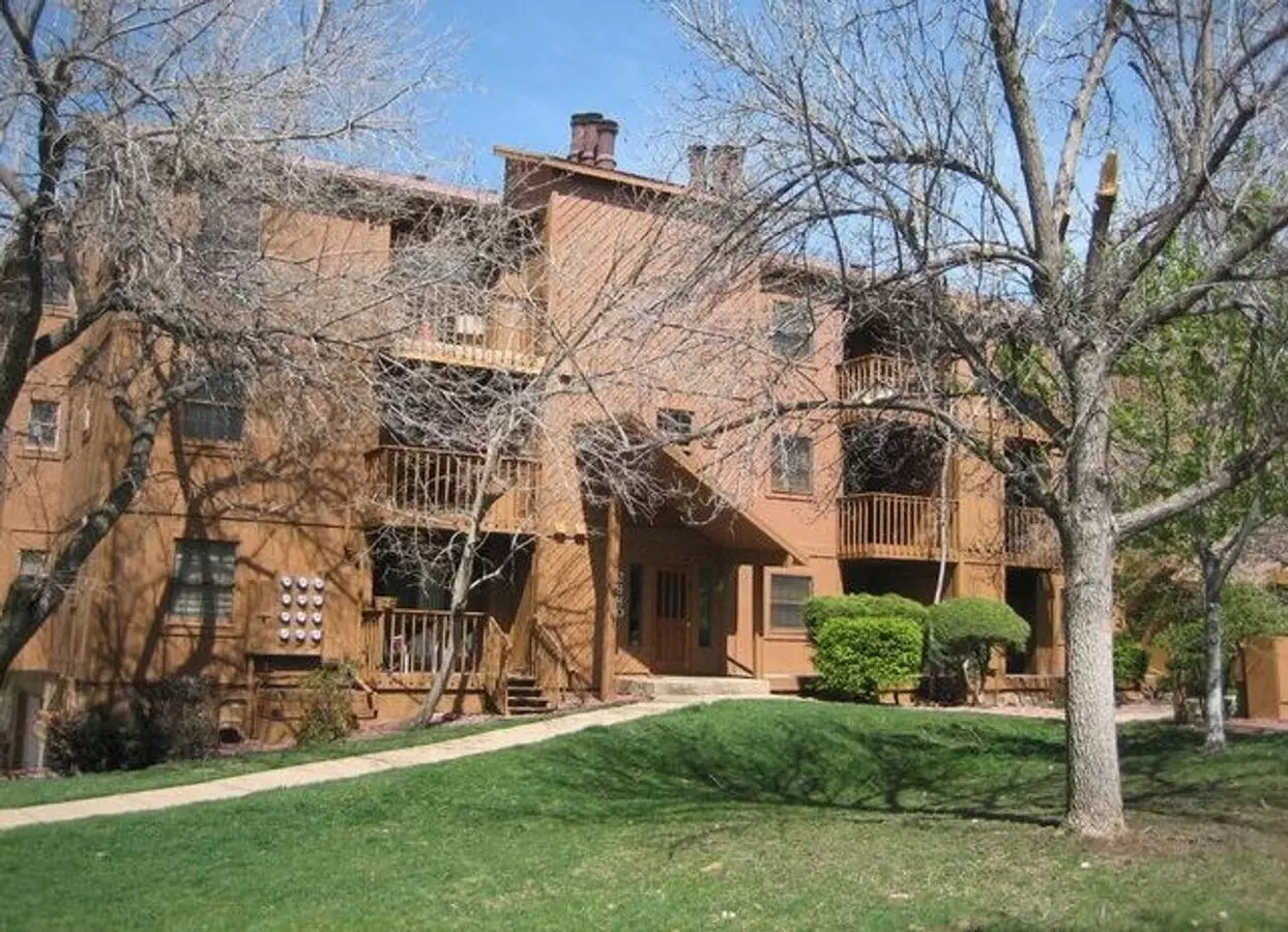 2 Bedroom Condo For Rent At Gold Run Near Cu. Nicely Updated Condo With Southern Exposure And Tons Of Light. Apartment for rent in Boulder, CO