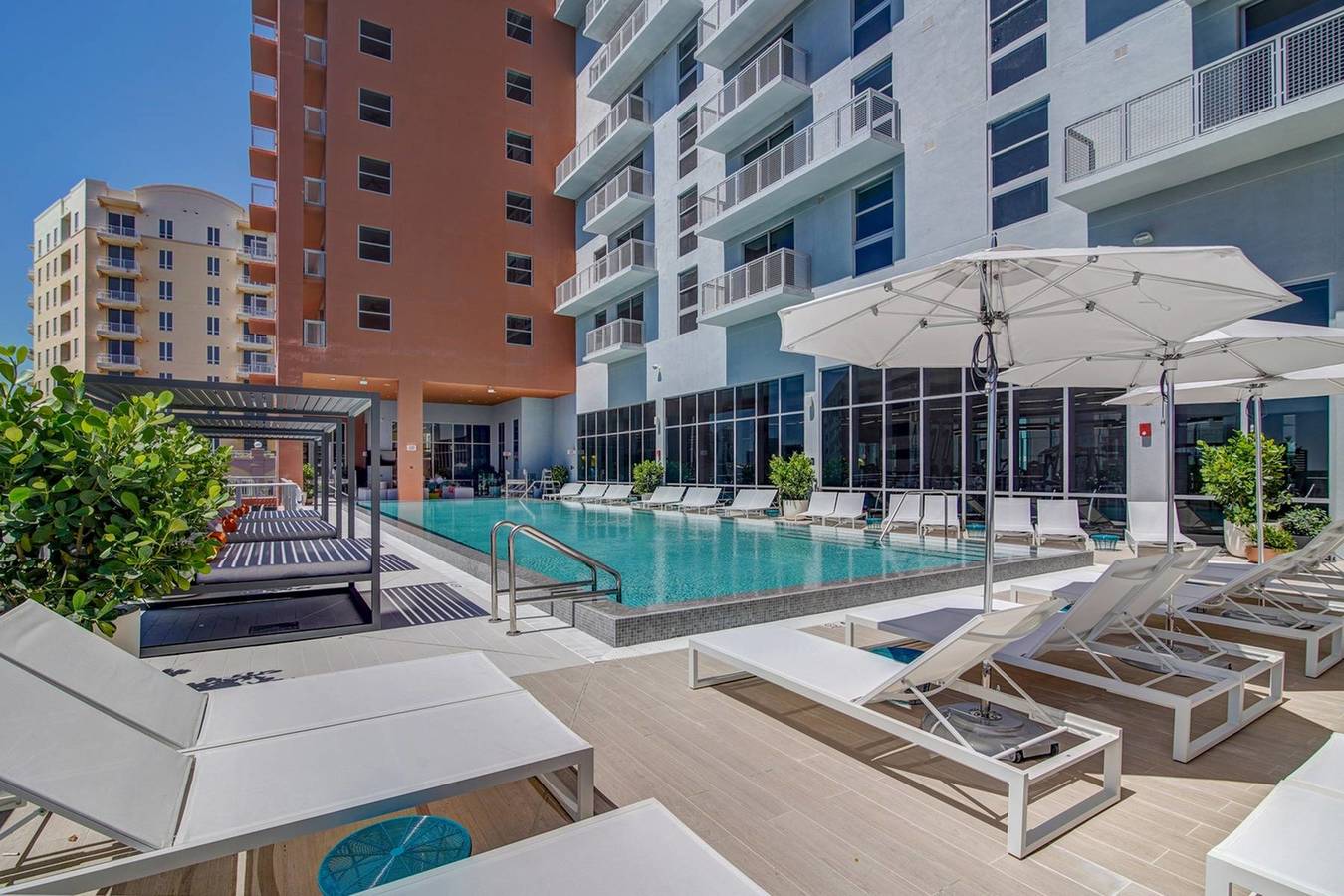 Motion at Dadeland Apartments Miami, FL Rentable