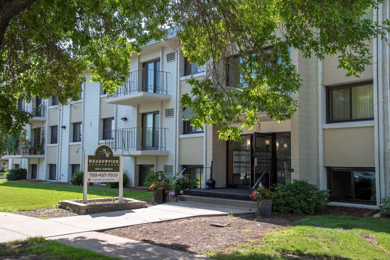 Meadowview Apartments Anoka, MN
