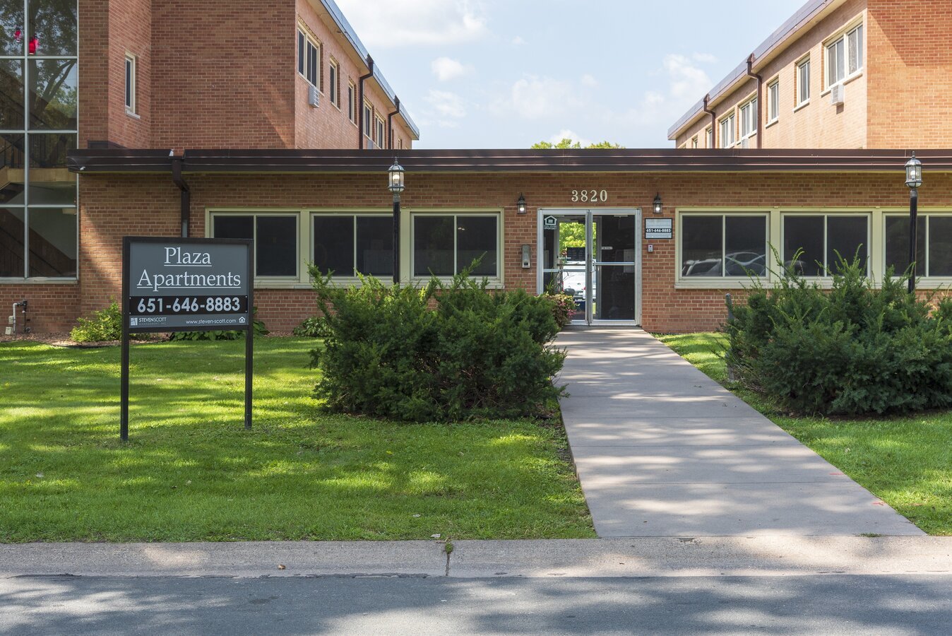 Plaza Apartments 3820 Macalaster Drive Ne St Anthony, MN