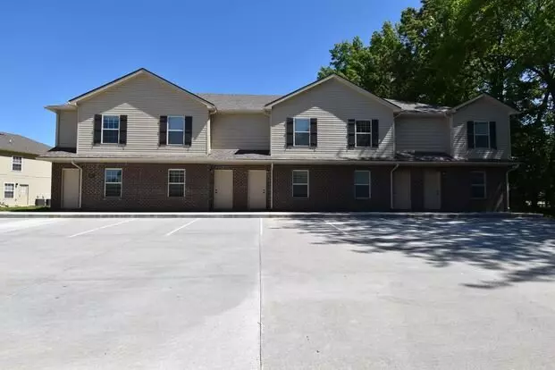 2 Bedroom Pet Friendly Townhomes For Rent Near Post! Apartment for rent in Clarksville, TN