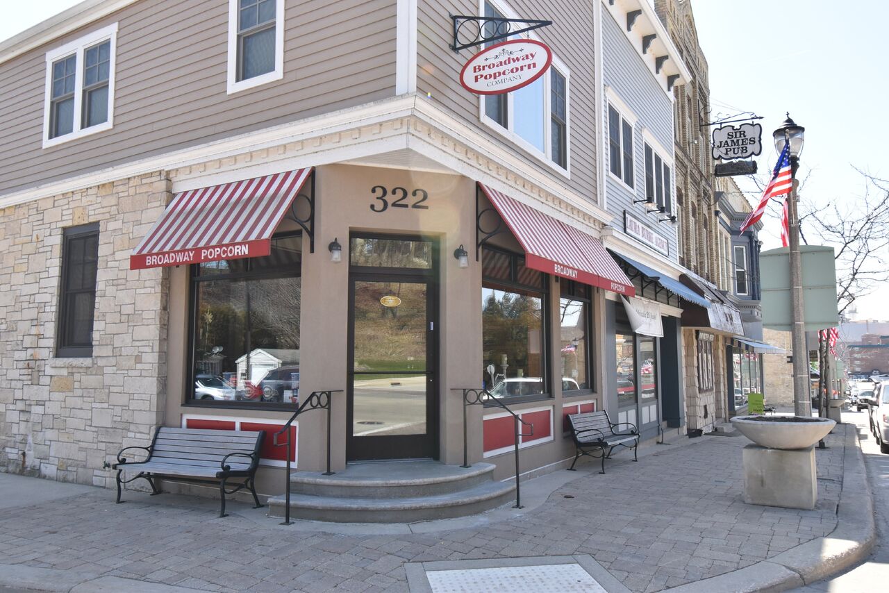 318 N Franklin St Port Washington, WI Apartment for Rent