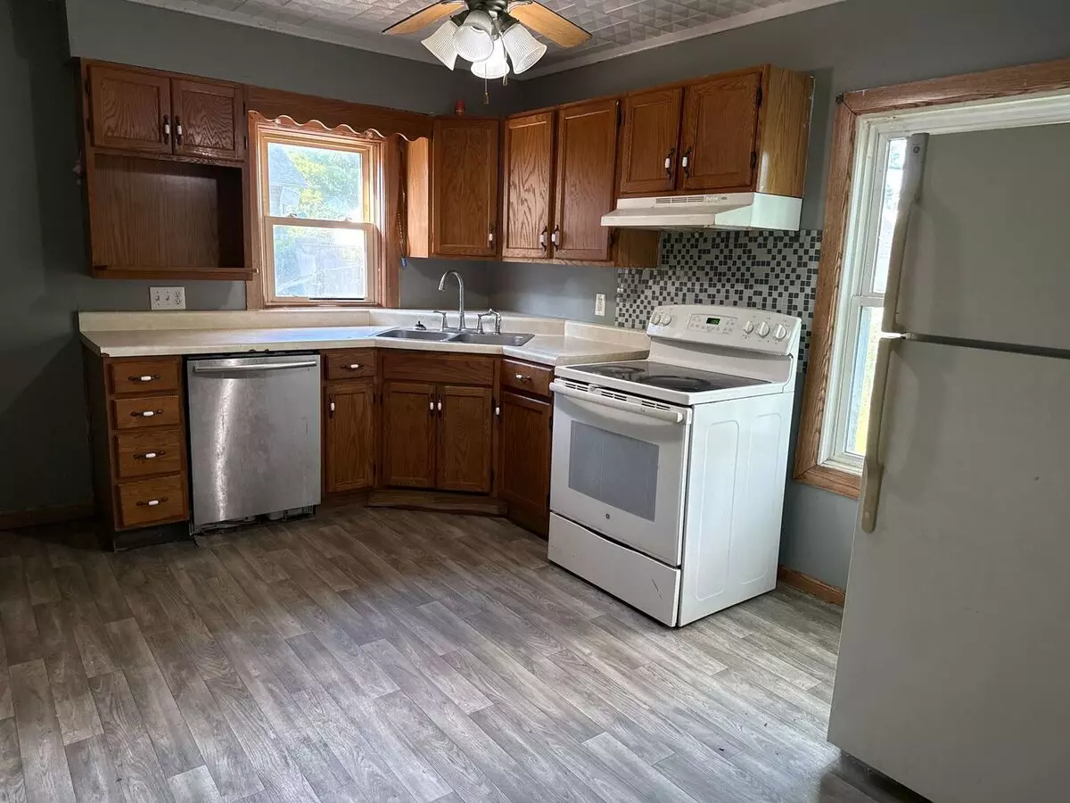 2200 S 12th St House for rent in Springfield, IL