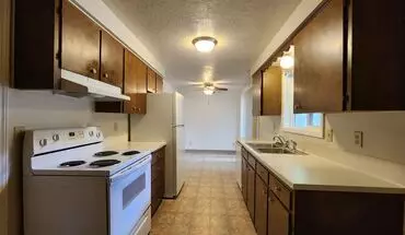 3 of 47 032-suzanne Lea Duplexes Apartment for rent in Salem, OR