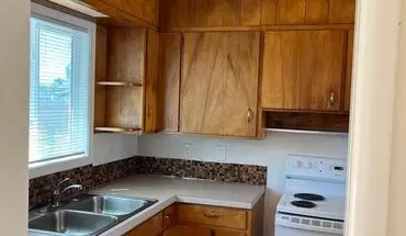 4 of 15 1740-1746 Main St SE & 1095 18th Ave SE Apartment for rent in Albany, OR