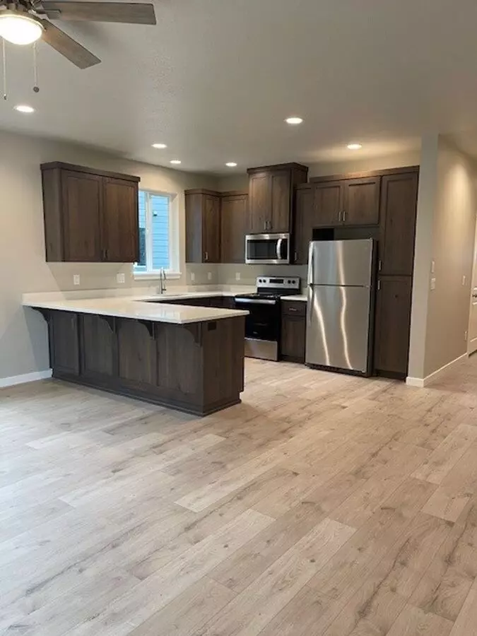 6443 &amp; 6445 Jacobe Ct NE Apartment for rent in Keizer, OR