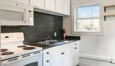 4 of 16 Charming 2 Bed, 1 Bath Home With Spacious Backyard House for rent in Richmond, VA