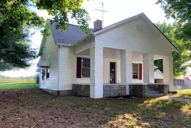 Farm House Living!! Apartment for rent in Kodak, TN
