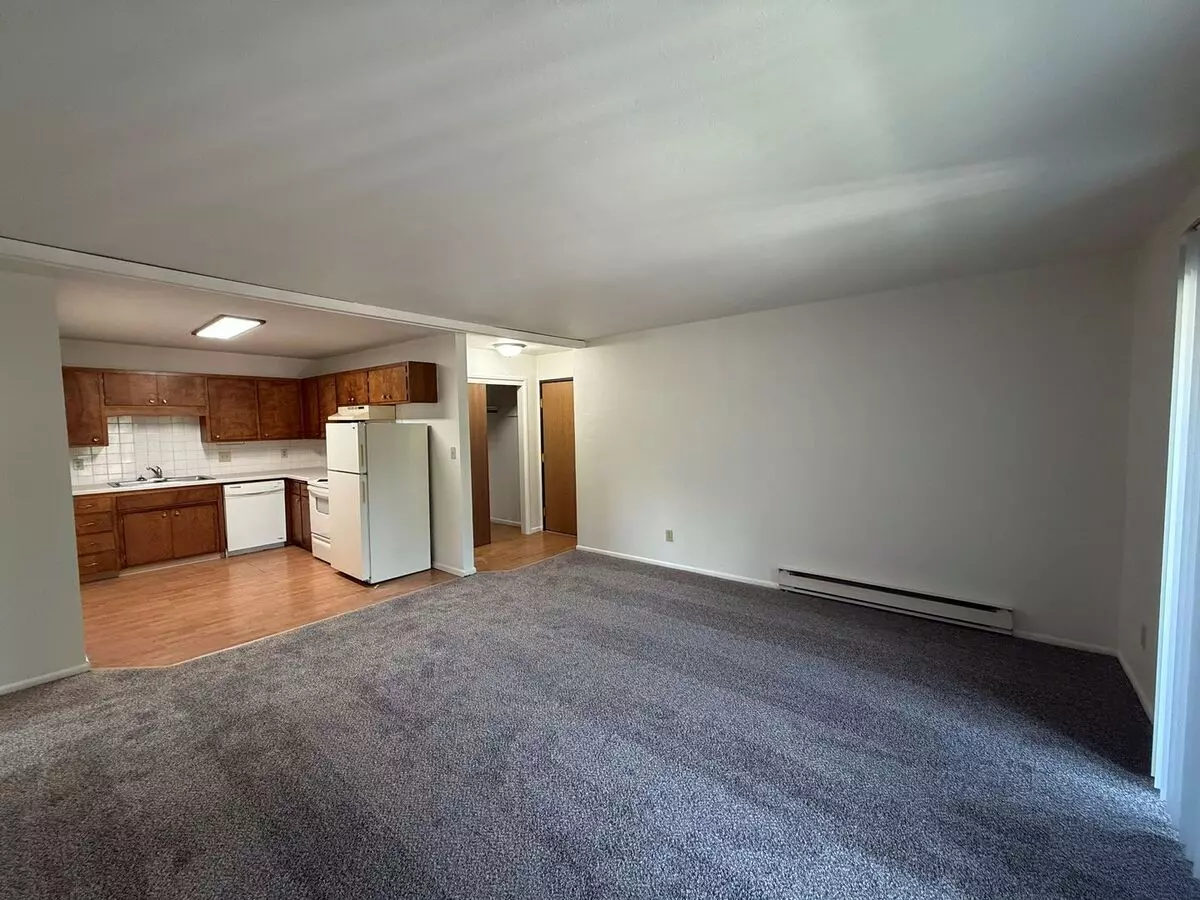 Oaks Apartment for rent in Fargo, ND