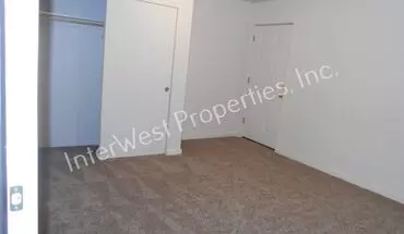 2 of 6 12408 -- 12414 SE IVON CT. Apartment for rent in Portland, OR
