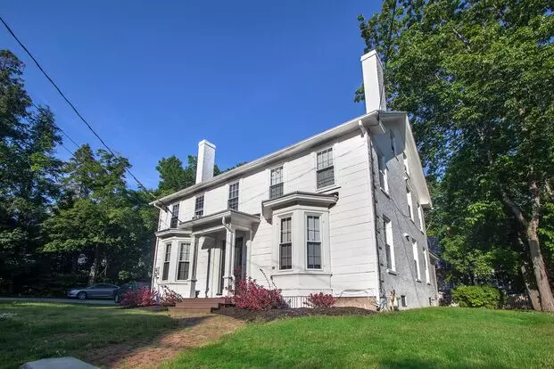 119 Locust Apartment for rent in Dover, NH
