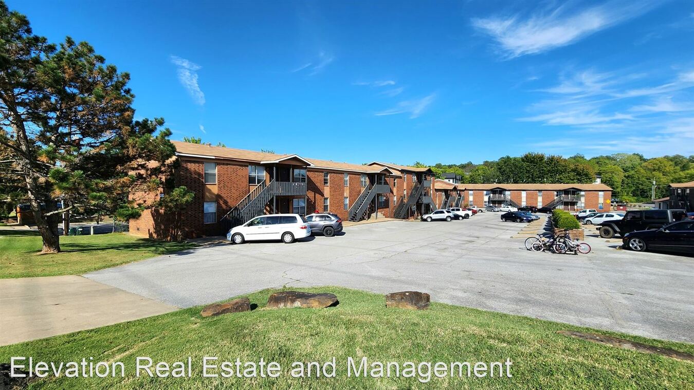 920 N Leverett Ave Fayetteville, AR Apartment for Rent