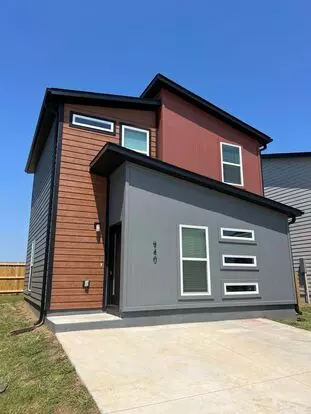 Leasing Special 1/2 Off First Months Rent!! Now Leasing - Featherston Village - Modern Living Apartment for rent in Centerton, AR