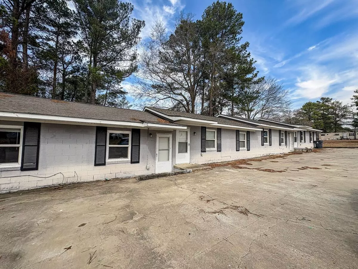 501 Weaver St Apartment for rent in Spring Lake, NC