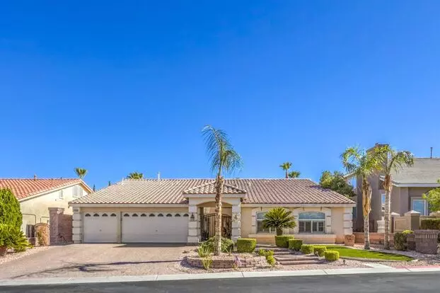 Rare Beautiful 1 Story Gated W/ Basement! Pool, Spa And Tiki Bar! Apartment for rent in Las Vegas, NV