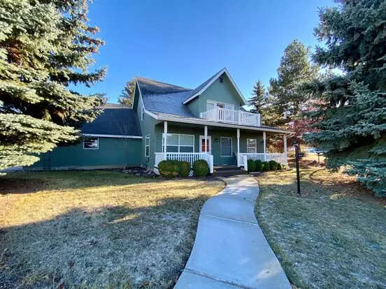 Beautiful 3 Bed 2 Bath - Pets Allowed! Apartment for rent in Klamath Falls, OR