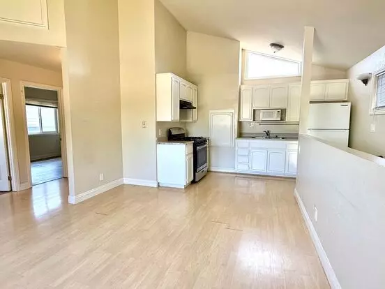 2242 Elden Ave Apartment for rent in Costa Mesa, CA