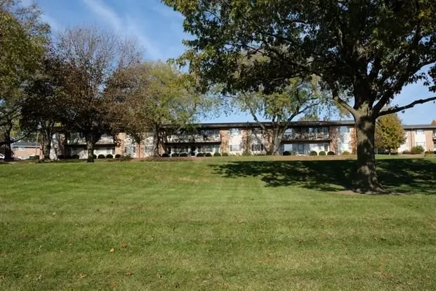 Country Gardens Apartment for rent in Bloomington, IL Country Gardens Apartment for rent in Bloomington, IL