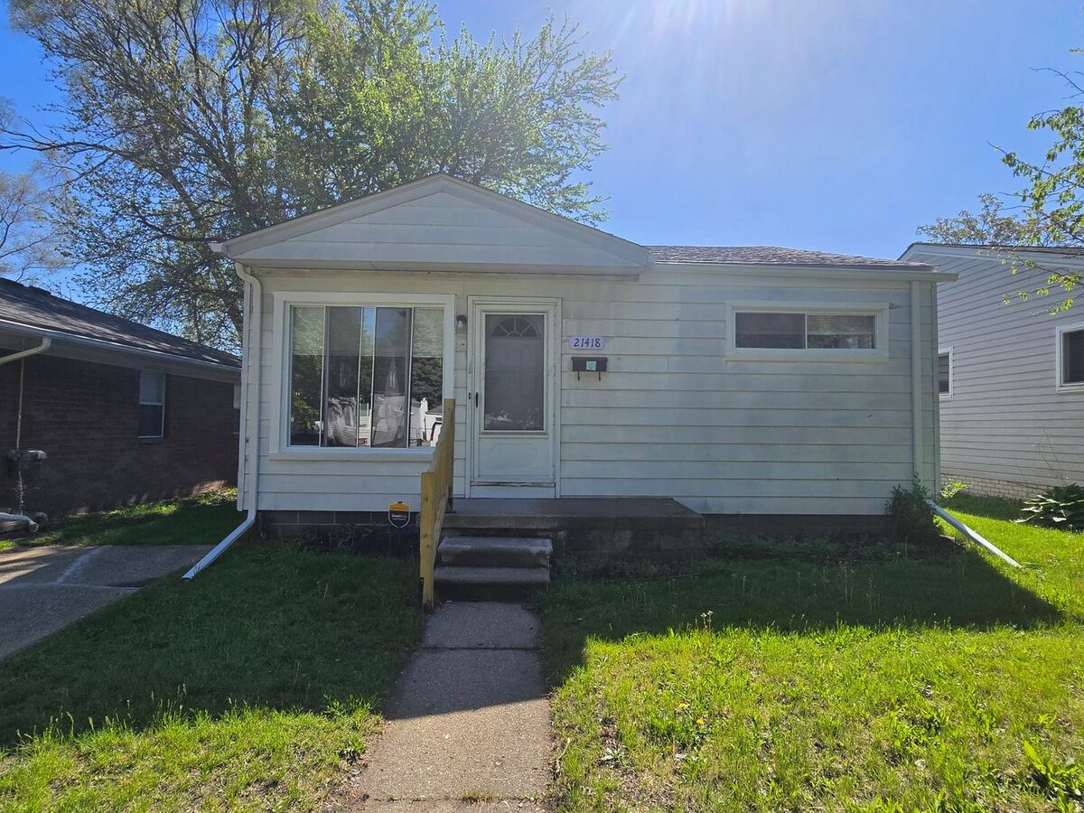 21418 Panama 3Bed Ranch With New Kitchen And... Apartments Warren, MI