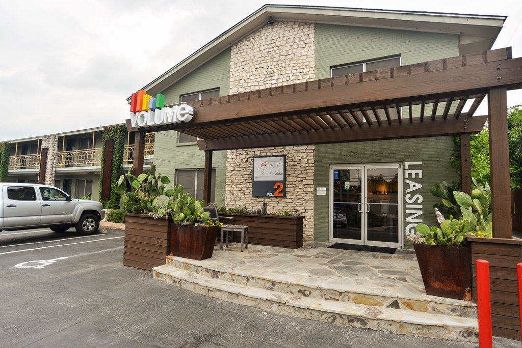 Volume Apartments 2604 Manor Rd Austin, TX Rentable
