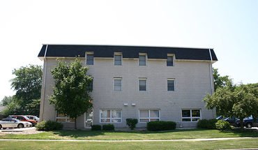 3 of 12 206 S Linden Apartment for rent in Normal, IL