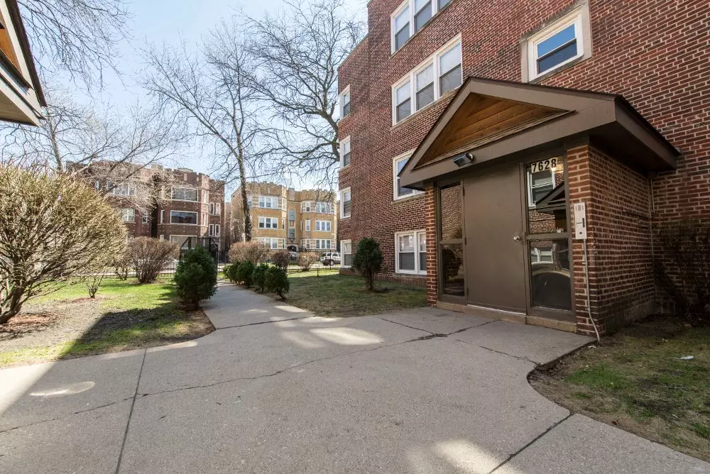 7624 S Kingston Apartment for rent in Chicago, IL