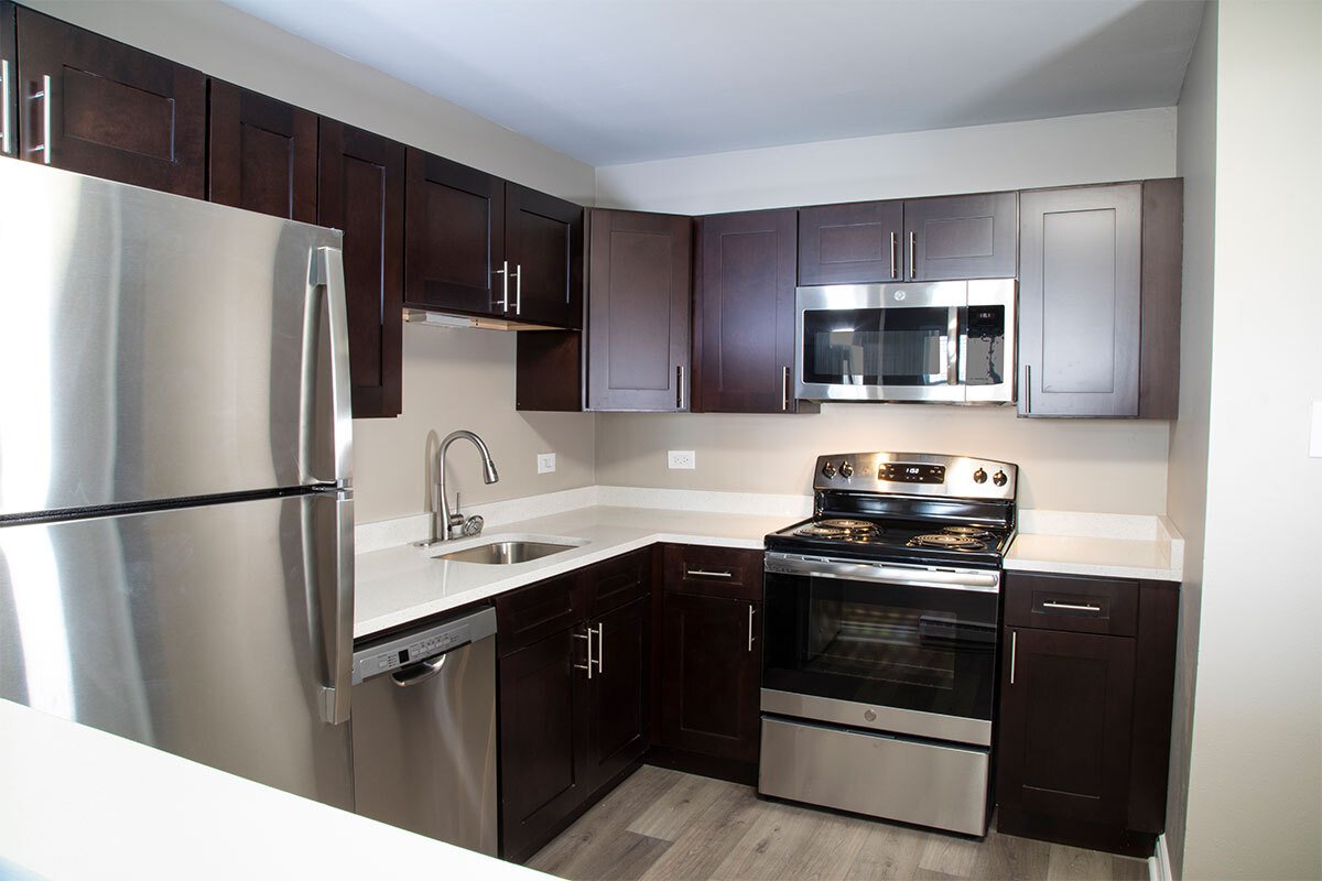 Iron Gate Apartments 25 Briar St Glen Ellyn, IL Rentable