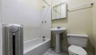4 of 12 212 E 69th Place Apartment for rent in Chicago, IL