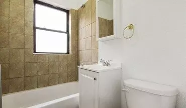 4 of 8 8456 S Wabash Ave Apartment for rent in Chicago, IL