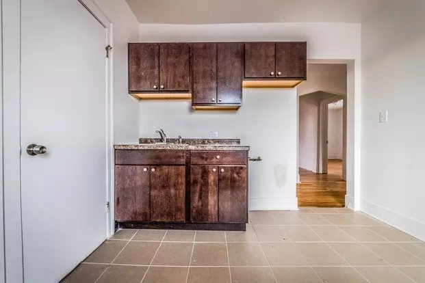 5328 W Harrison Apartment for rent in Chicago, IL
