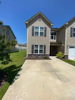Town Home For Rent Minutes From Piney Green Gate! Apartment for rent in Midway Park, NC