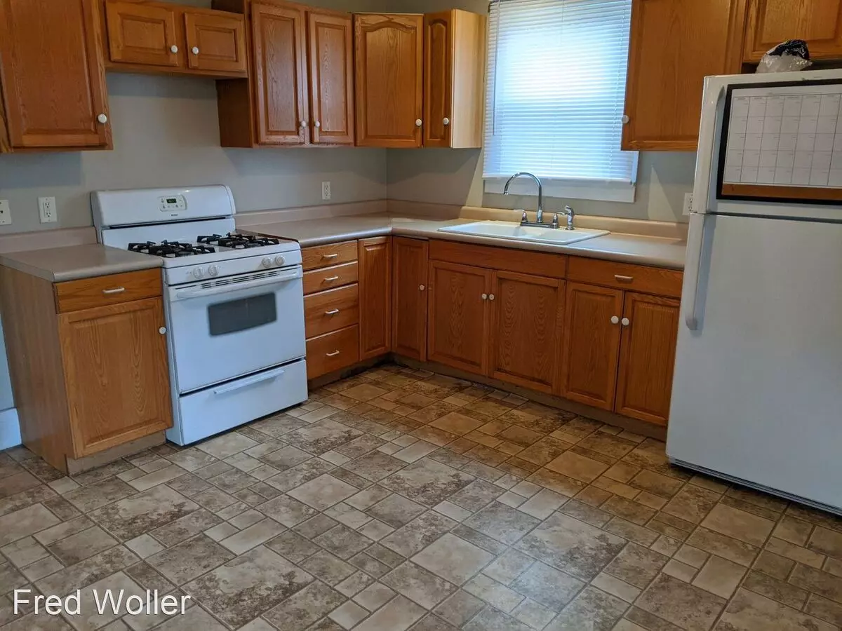 2 of 3 513 16th Ave House for rent in Moline, IL