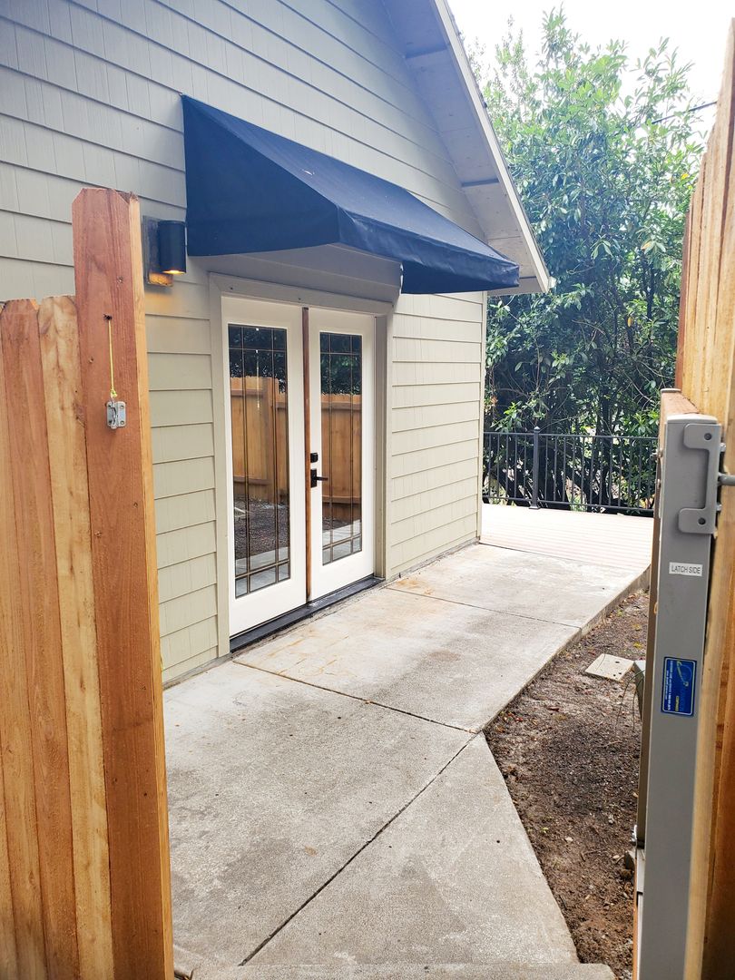 Maplecrest Apartment for rent in Porltand, OR