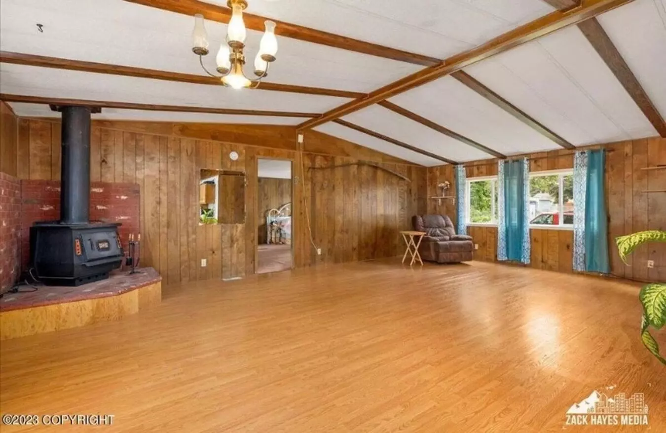 Rare Find! Spacious East Anchorage Home With Large Yard - Close To Base Access! House for rent in Anchorage, AK