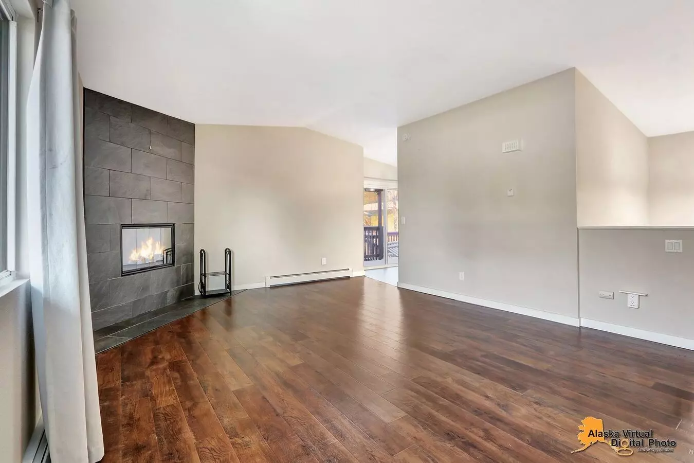 Charming 2-bedroom Duplex With Fenced In Yard! House for rent in Anchorage, AK