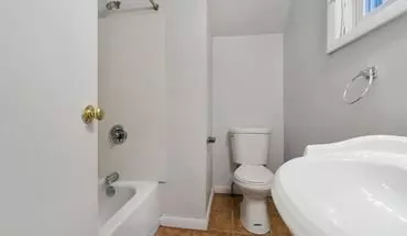 5 of 7 350 Elm Street Apartment for rent in New Haven, CT
