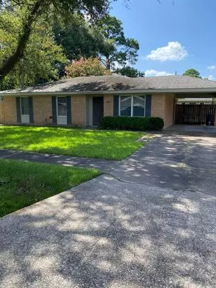 3 Bedroom , 1.5 Bathroom Brick Home With Carport And Fenced Yard, With Shed, Apartment for rent in Lafayette, LA